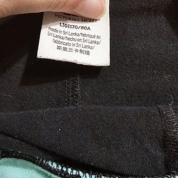 Vs pink shorts and leggings lg - Picture 3 of 6